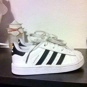 Toddlers adidas shoes